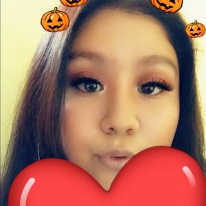 Meet your Posher, Esmeralda